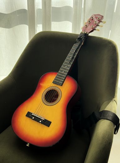 Royal Sounds Childrens Guitar with straps
