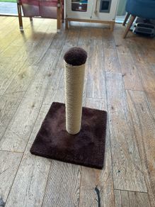 Cat scratching post