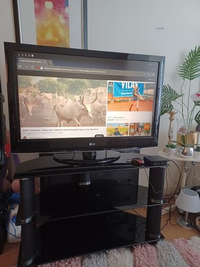 Two tv one big one small  perfect working  perfect color