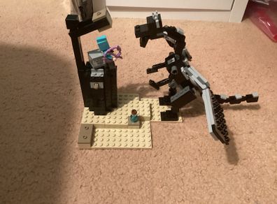 Lego Minecraft Enderdragon set (2019)