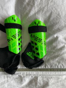 Shin pads small