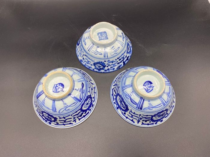 Chinese Qing Porcelain 3 Bowls 18th Century Blue / White