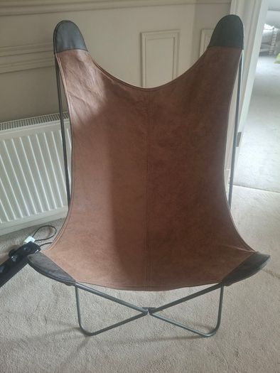 Butterfly lounge chair
