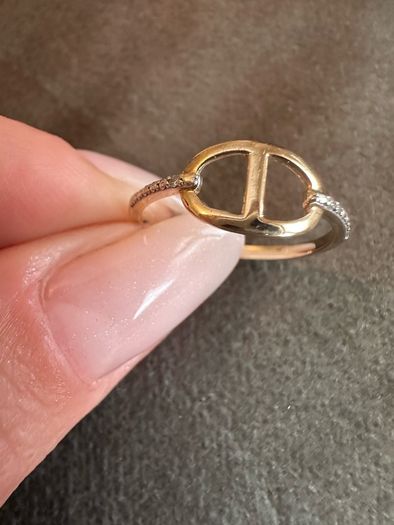 Gold and Diamond ring
