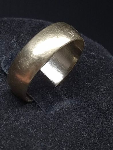 Vintage 9ct Gold Wide Band Ring  Fully Hallmarked London  Size 57