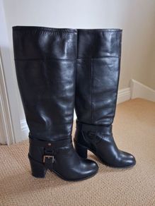 Reduced - Black leather Office boots