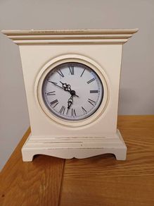 Cream Clock