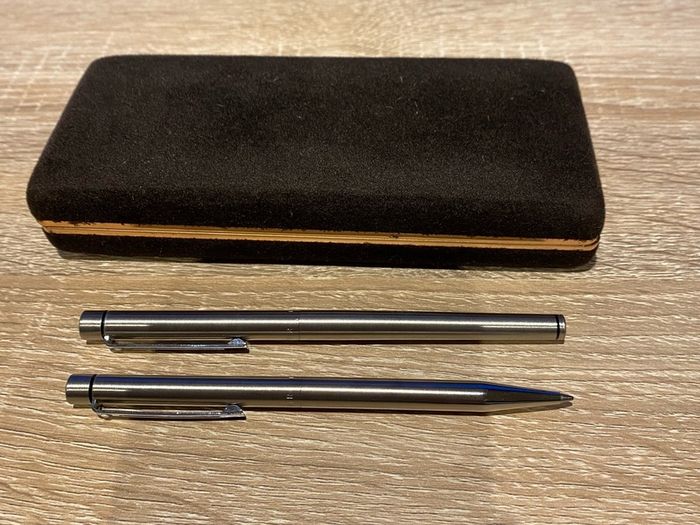 Vintage Sheaffer Targa Slim Pen Set (2)