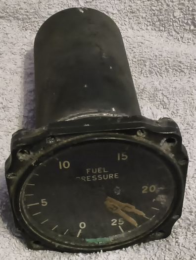 vintage collectable fuel pressure gauge
