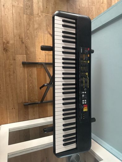 Yamaha piano keyboard