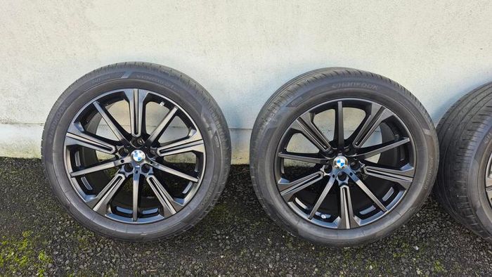 Genuine BMW X5 / X6 20-inch 748M Alloy Wheels, Tyres and TPMS