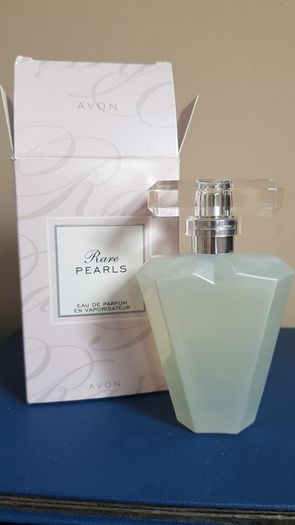 Rare Pearls perfume