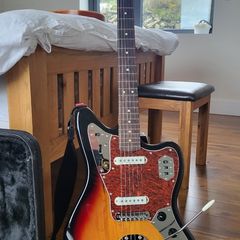 Squier by Fender Jaguar Vintage Modified - Sunburst