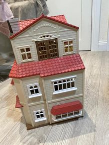 I'm saling a Sylvanian families toy house