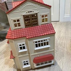 I'm saling a Sylvanian families toy house