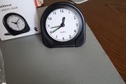 Travel alarm clock