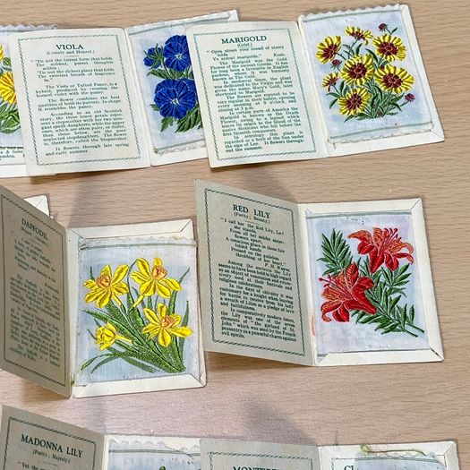 Kensitas Medium Silk Cigarette Cards Flowers 1934 - 31 Medium and 4 Small