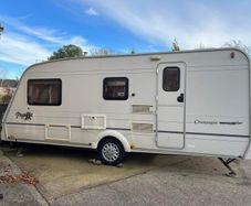 Caravan Pageant Champagne