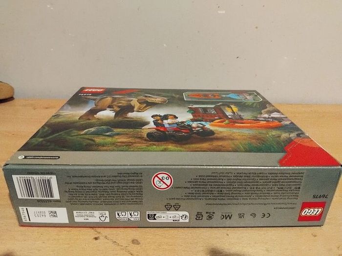 lego 76975 T. rex River Escape