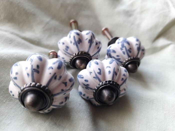 Drawer knobs x 4