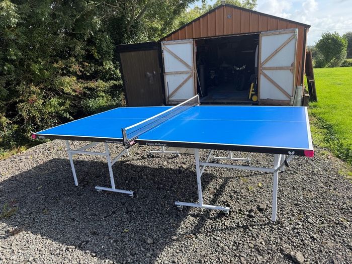 Table tennis table