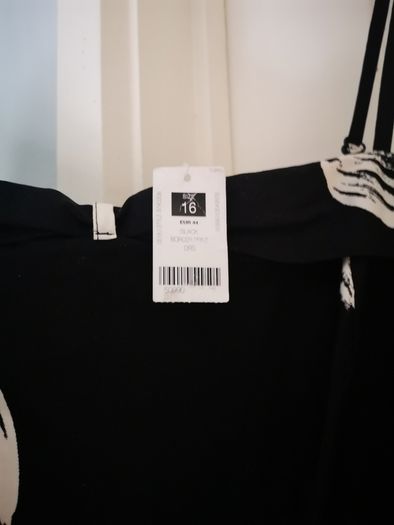 Dress (Size 16)