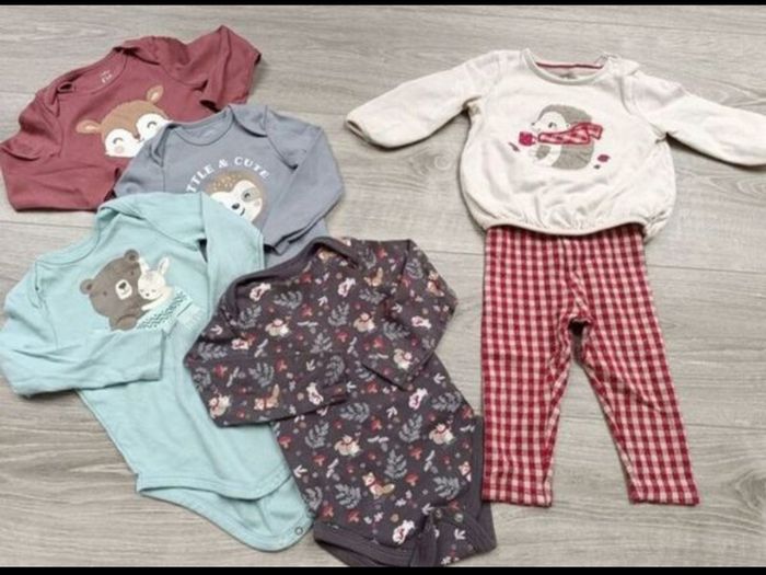 Baby girl clothes 9-12m