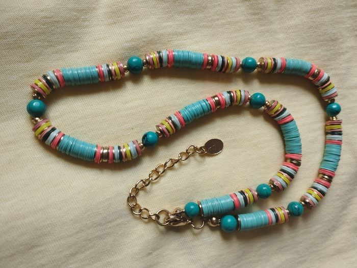 A vibrant necklace.