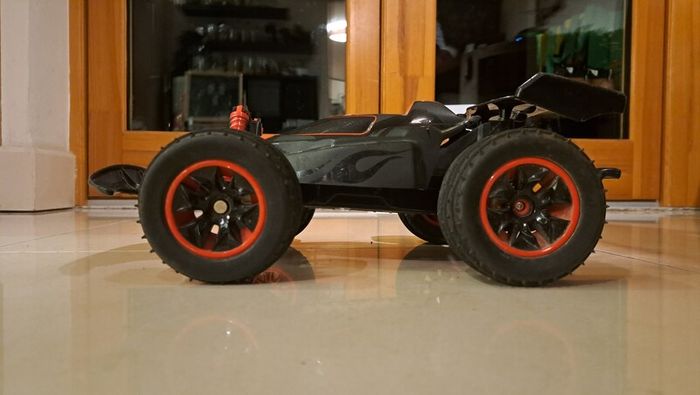 Desert Racer RC Buggy