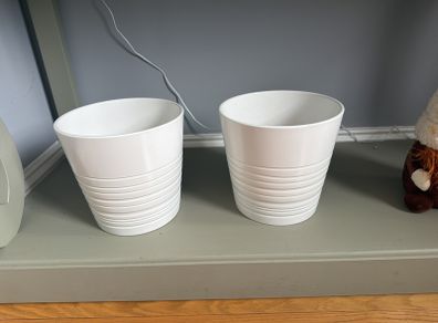 Two plant pots