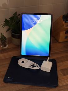 iPad 11 (A16) 128GB 97% Battery life
