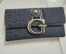 Guess woman's wallet