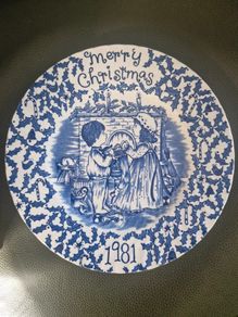 Vintage 1981 "Merry Christmas" Plate