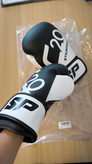 Starpro C20 Boxing Gloves Black/White