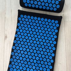 Spike mat, massage for back and neck pain