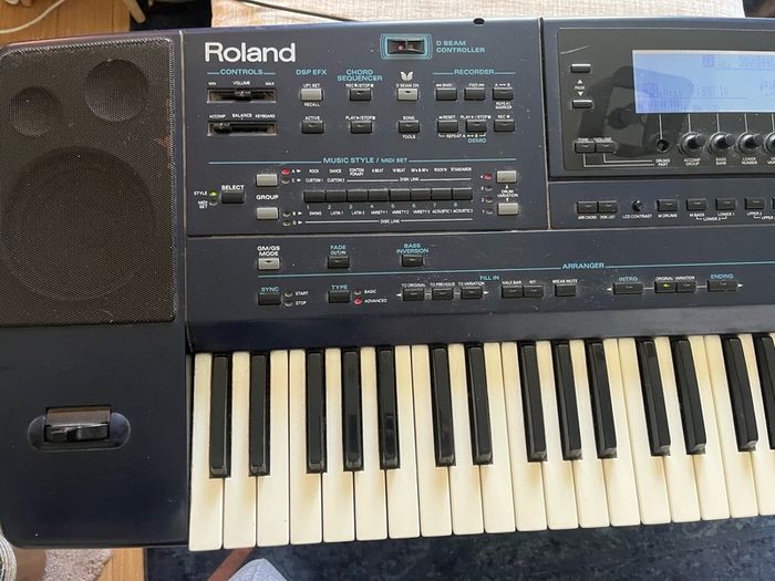 Keyboard Roland Em - 2000