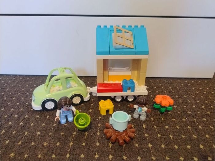 Lego Duplo Family House on Wheels 10986