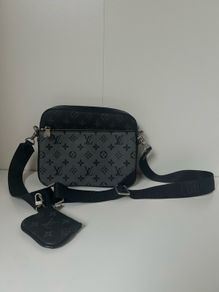 Louis Vuitton Messenger Bag