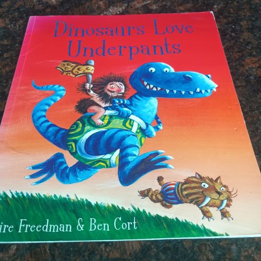 Dinosaurs Love Underpants