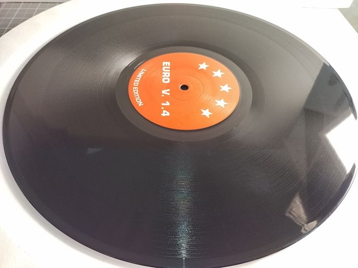Bond - Fantasia - Euro Records - Seriously UNDER-RATED Cosmic Baby cover, Late 90s Trance GEM Banger!! Unplayed - MINT!
