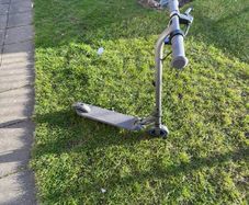 Ninebot KickScooter ZING E10 / electric scooter