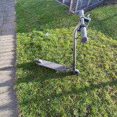 Ninebot KickScooter ZING E10 / electric scooter