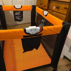 travel cot