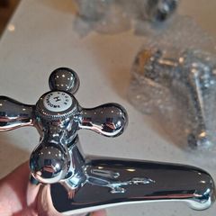 Crosshead set taps