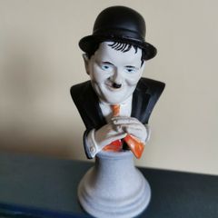 Vintage bust of Oliver Hardy