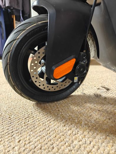 NIU KQi3 Pro Electric Scooter Like New