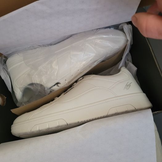 white runner men