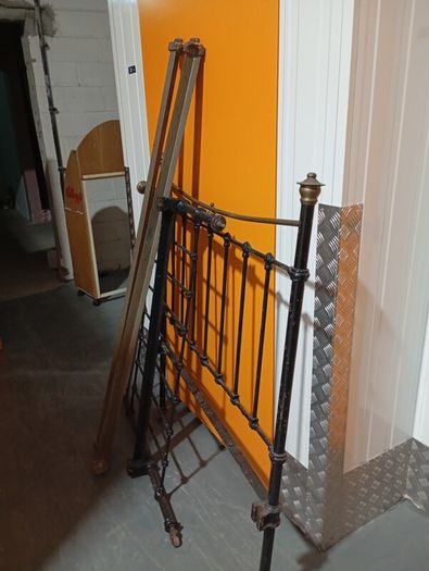 iron bed