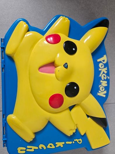 Vintage 1999 Pokemon Pikachu Nintendo Rose Art Plastic Carrying Case