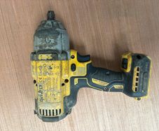 Dewalt high torq wrench dcf900. Working 100%